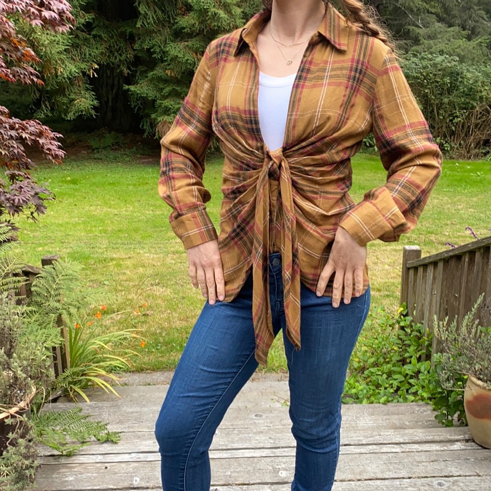 Hers and Mine  front tie flannel olive/mauve/ black/white Size S